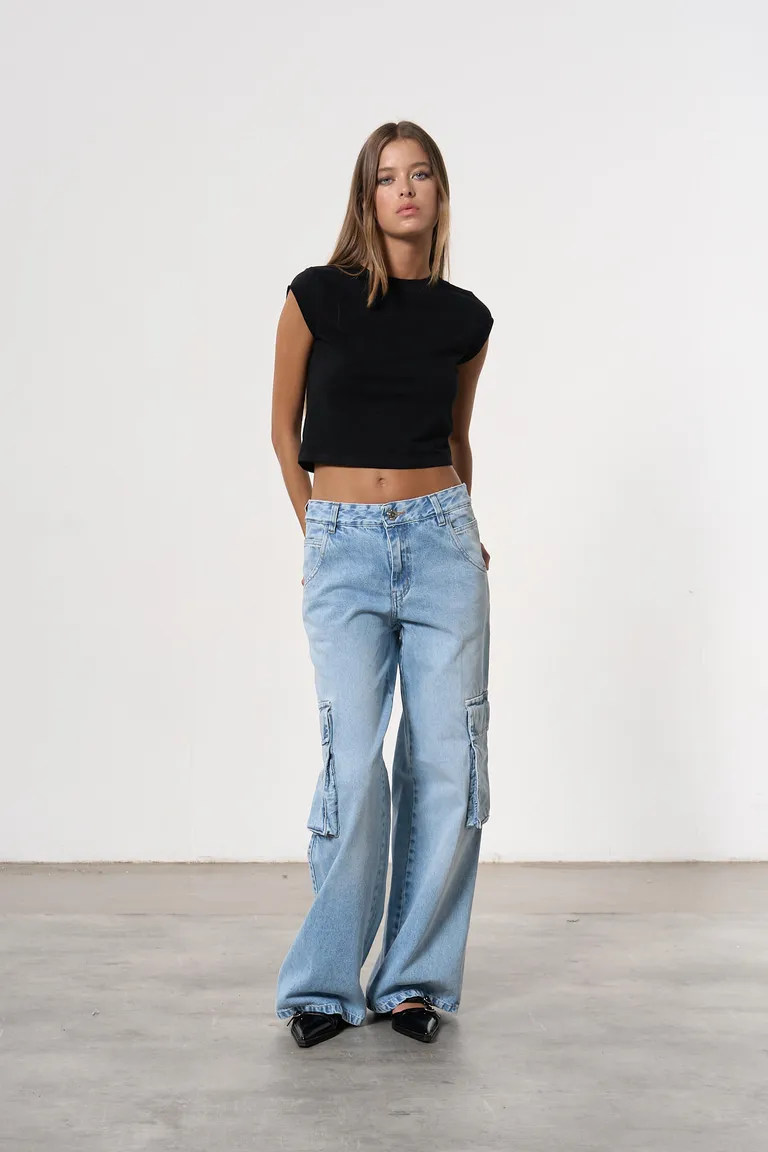 Jean denim cargo alice ancho de Magda en Pantalones para argentina