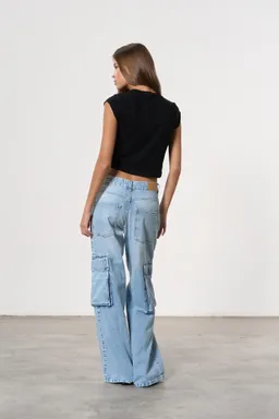 Jean denim cargo alice ancho de Magda en Pantalones para argentina