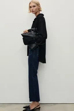 Jeans flare crop con bolsillos de Mango en Pantalones para argentina