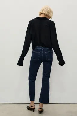 Jeans flare crop con bolsillos de Mango en Pantalones para argentina