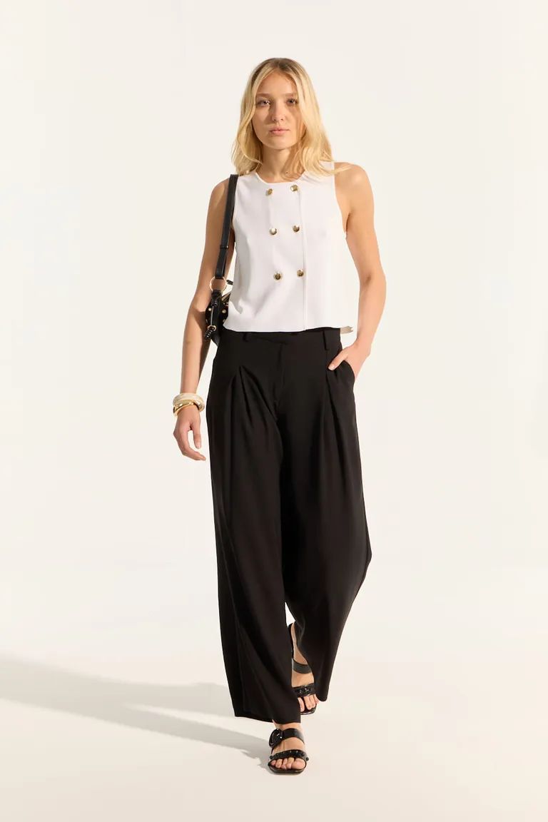 Chaleco tejido estilo sastre de escote redondo y doble abotonadura metálica de Portsaid en Chalecos para argentina