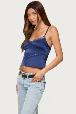Musculosa efecto satinado tamar de Edikted en Tops para argentina