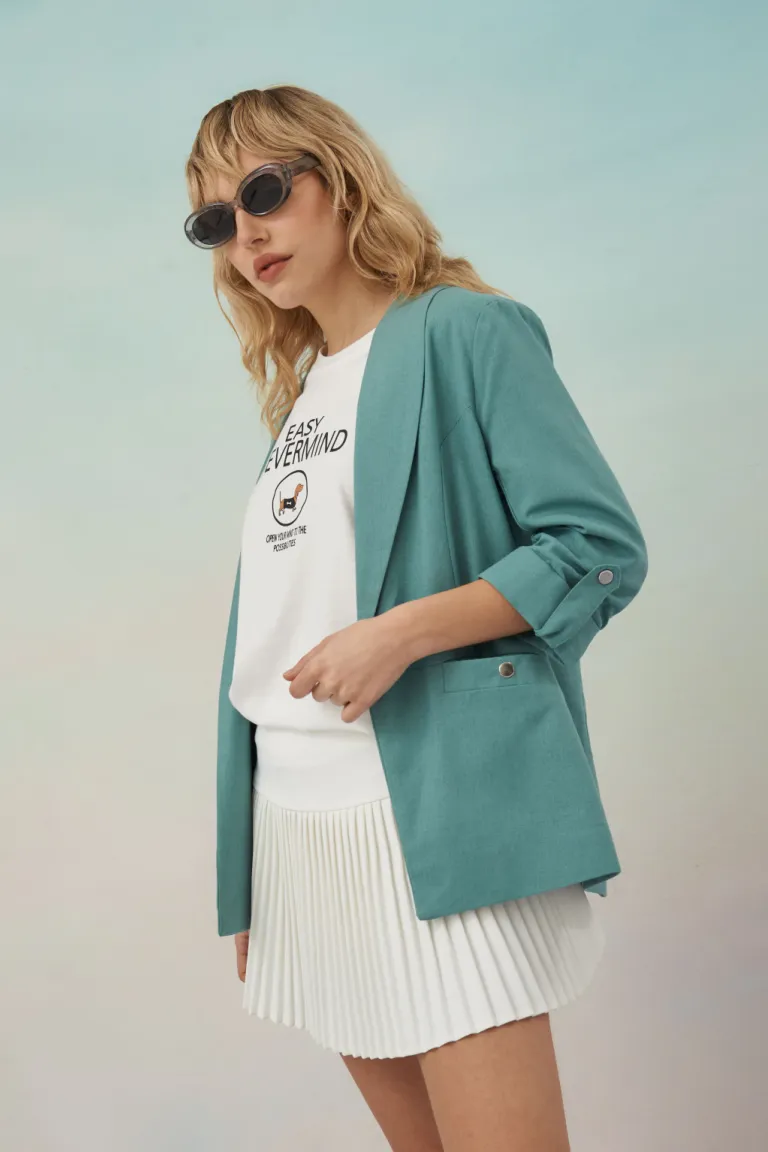 Blazer formal de líneas modernas y corte ajustado en un tono verde menta de Apricot en Blazers para argentina