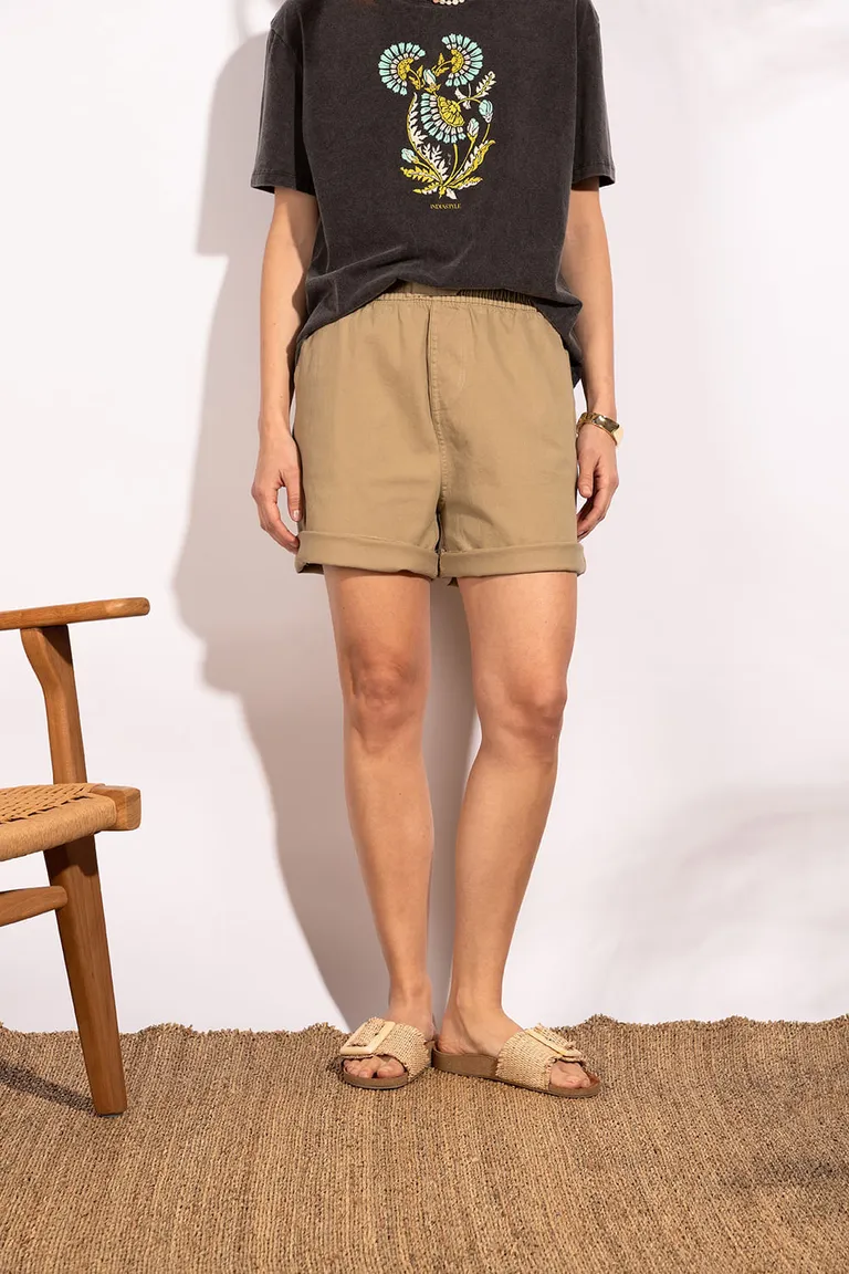 Short de calce holgado con cintura elastizada y ruedo fijo para uso diario de Indiastyle en Shorts para argentina
