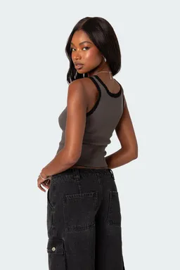 Musculosa alix encaje acanalada de Edikted en Tops para argentina