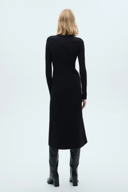 Vestido punto evasé cuello perkins de Mango en Vestidos para argentina