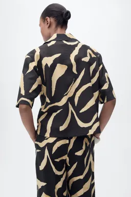Camisa estampada manga corta de Mango en Camisas para argentina