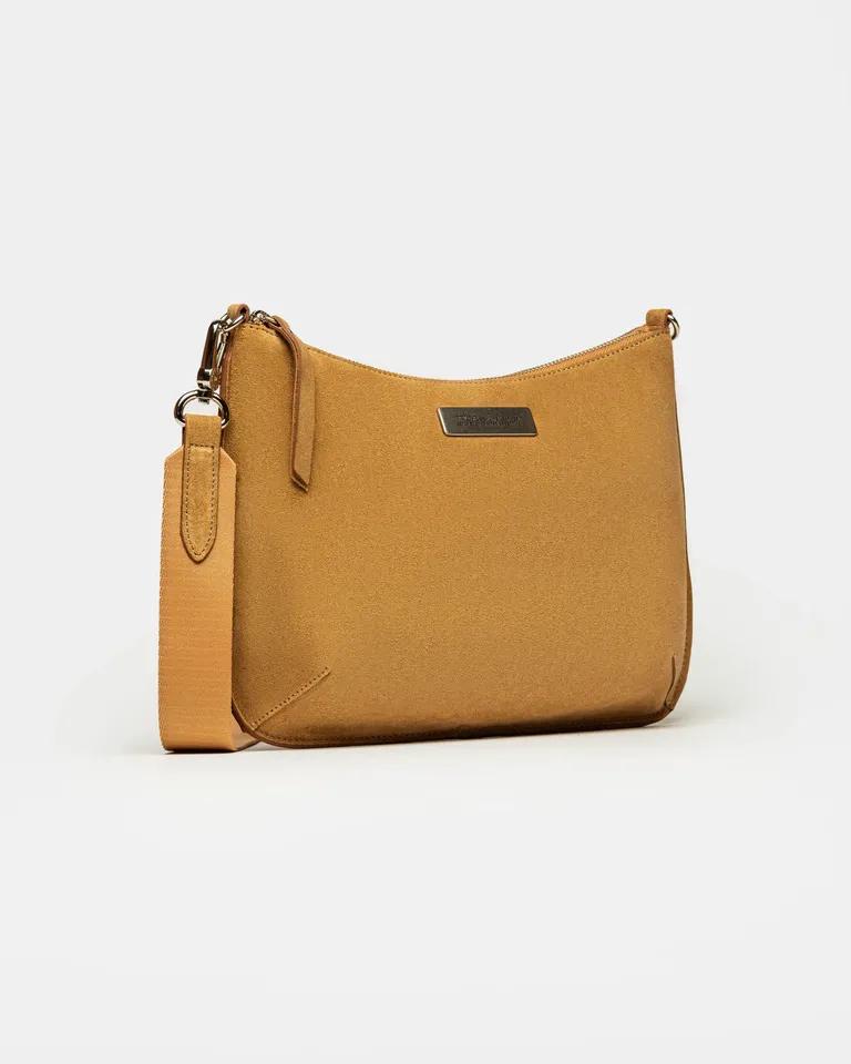 Bolso de Cuero Marrón con Diseño Estructurado y Correa Ajustable de Prüne en Bolsos y Carteras para argentina