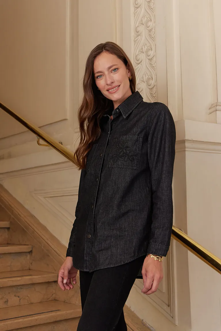 Camisa de manga larga con bordados y calados en un elegante tono oscuro de Indiastyle en Camisas para argentina
