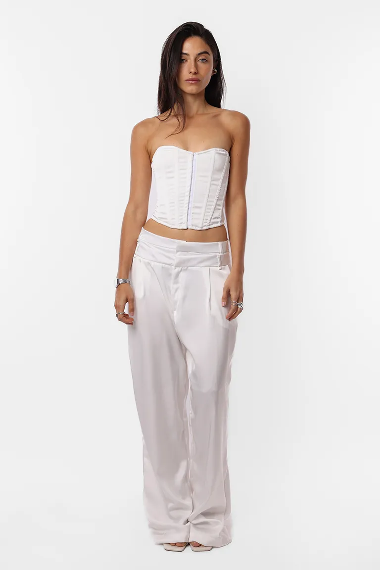 Exquisito Corset de Satén Blanco con Diseño Sofisticado y Detalles Delicados de Top White en Ropa Interior y Medias para argentina