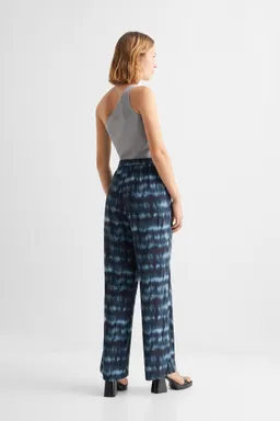Pantalón fluido estampado de Mango Teen en Pantalones para argentina