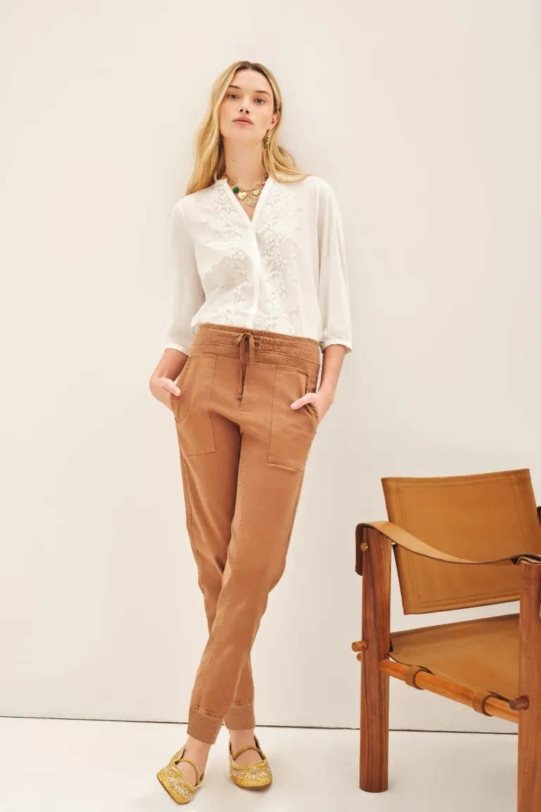 Pantalón de corte recto con ajuste personalizable para una silueta elegante y cómoda de Rapsodia en Pantalones para argentina