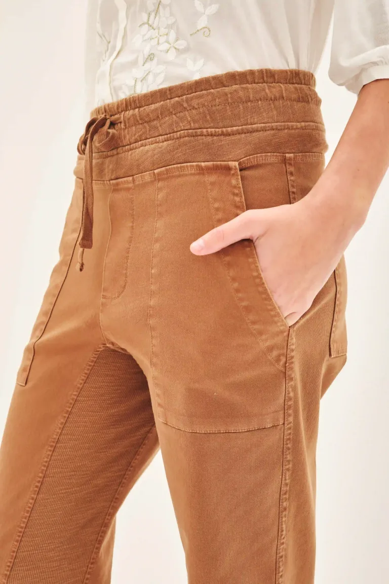 Pantalón de corte recto con ajuste personalizable para una silueta elegante y cómoda de Rapsodia en Pantalones para argentina