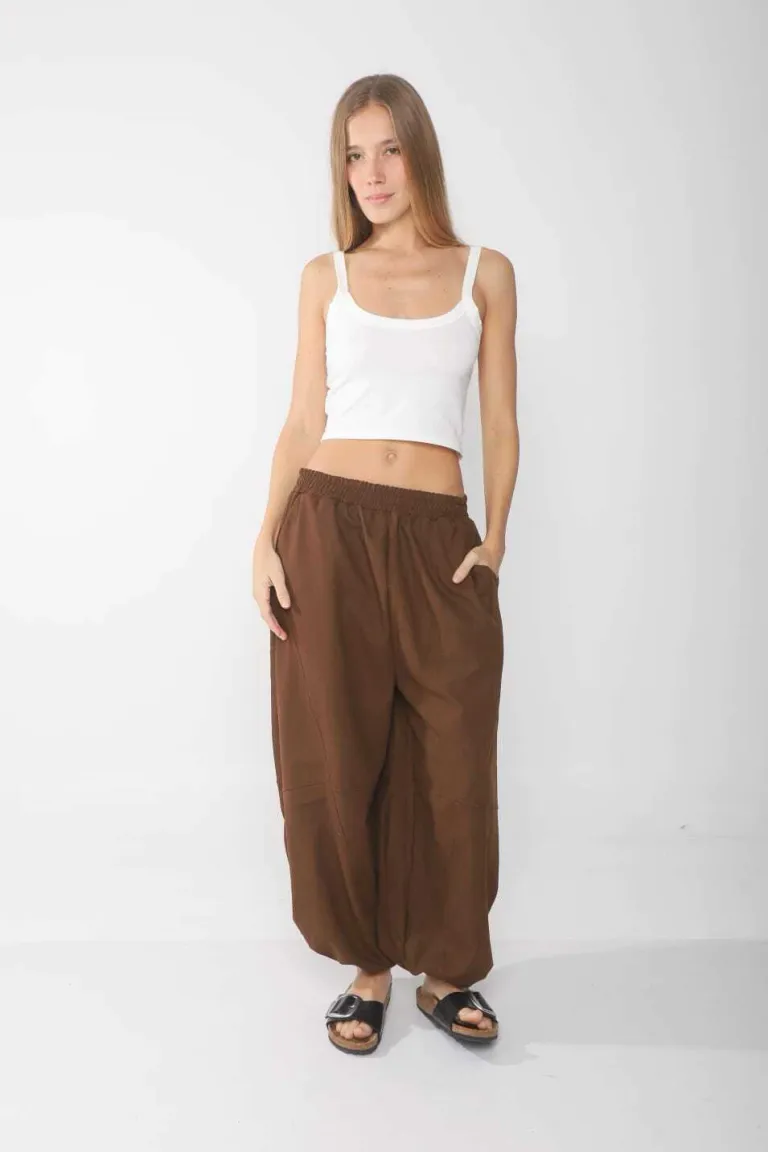 Pantalón globo de lino con bolsillos a los costados y puño de Belle en Pantalones para argentina