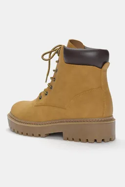 Borcegos planos con cordones de Pull&Bear en Botas y Borcegos para argentina