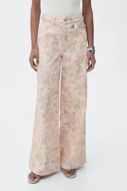 Jeans wideleg estampado floral de Mango en Pantalones para argentina
