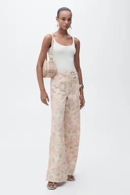 Jeans wideleg estampado floral de Mango en Pantalones para argentina