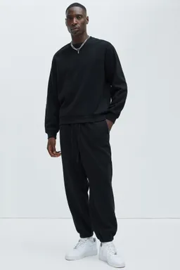 Buzo cuello redondo tyson de Fashion Nova en Buzos y Sweaters para argentina