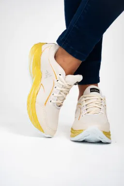 Limo crema dorado de Araquina en Zapatillas para argentina