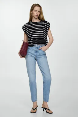 Jeans mom tiro alto de Mango en Pantalones para argentina
