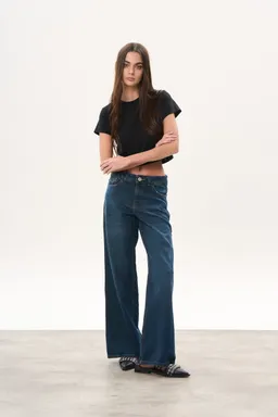 Jean denim emmet corte ancho de Magda en Pantalones para argentina