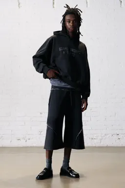 Sudadera cropped stwd capucha texto de Pull&Bear en Buzos y Sweaters para argentina