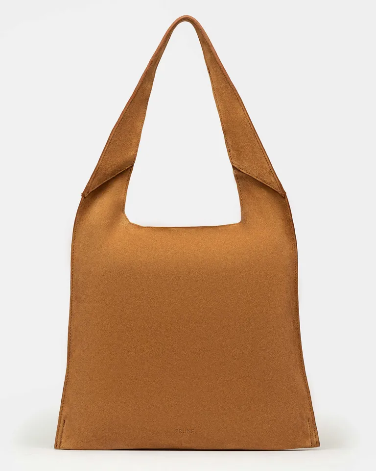 Cartera al hombro de cuero gamuza en diseño minimalista de Prüne en Bolsos y Carteras para argentina