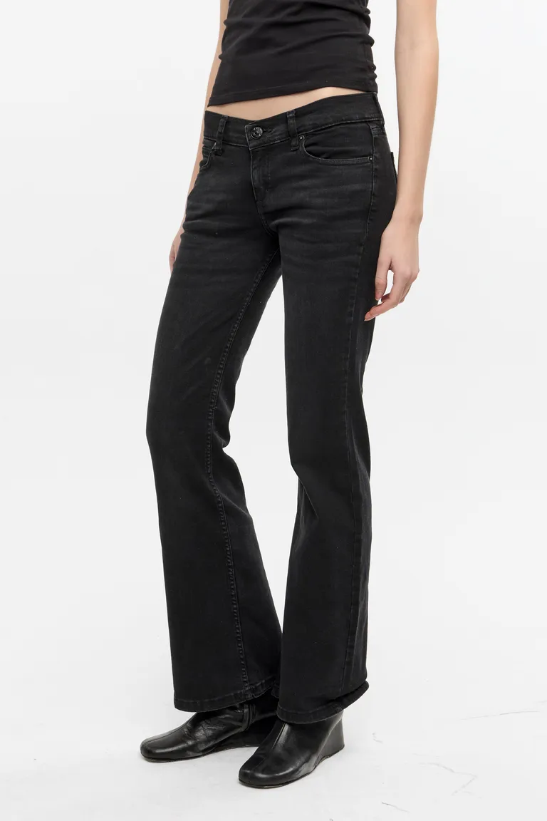 Pantalón de corte bootcut en denim negro para mujer de Ay Not Dead en Pantalones para argentina