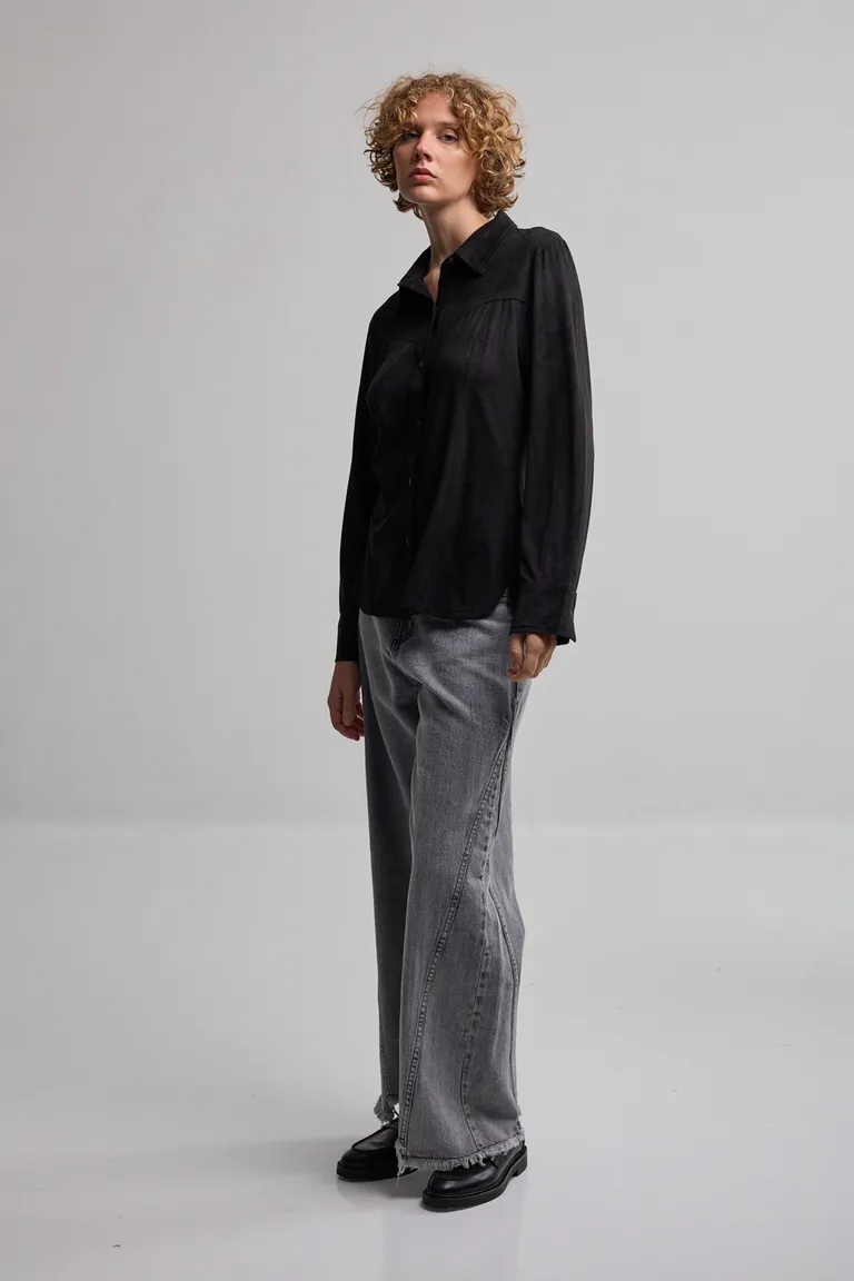 Camisa de mujer con cuello clásico y cierre de botones frontal de mangas largas de Kill en Camisas para argentina