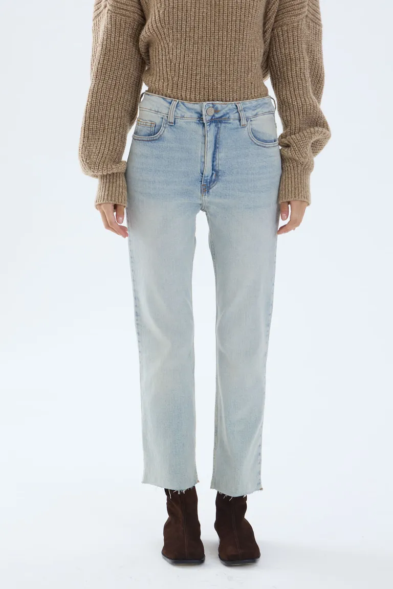 Jean tiro medio con corte ajustado y ruedo sin costura para mujer de Portsaid en Pantalones para argentina