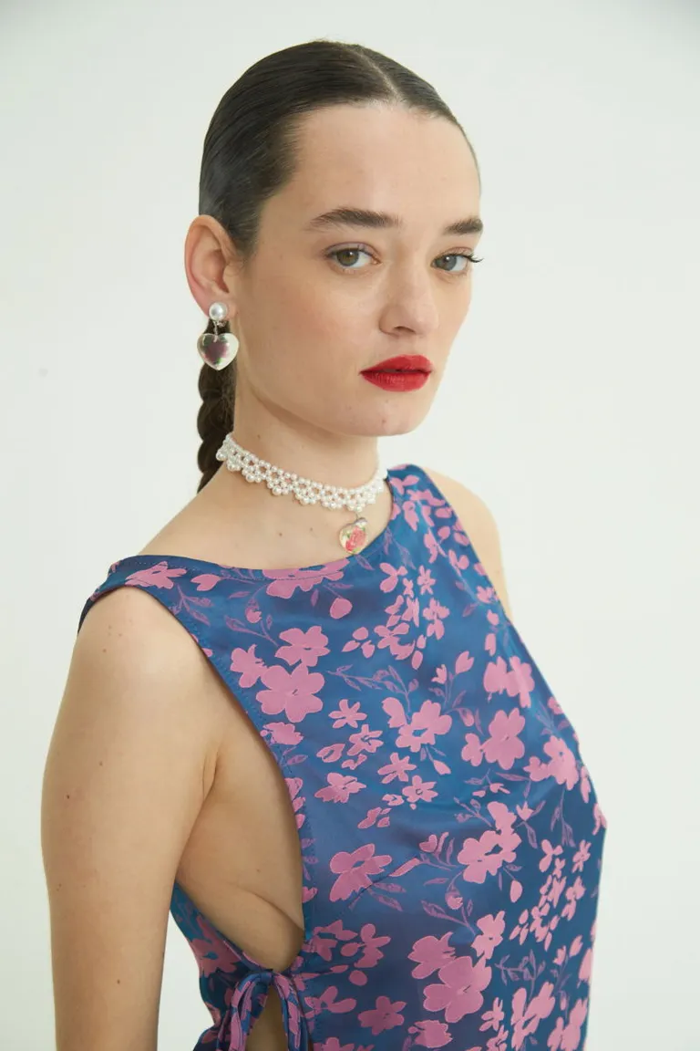 Musculosa de diseño jacquard con cuello bote y aperturas laterales de Las Pepas en Tops para argentina