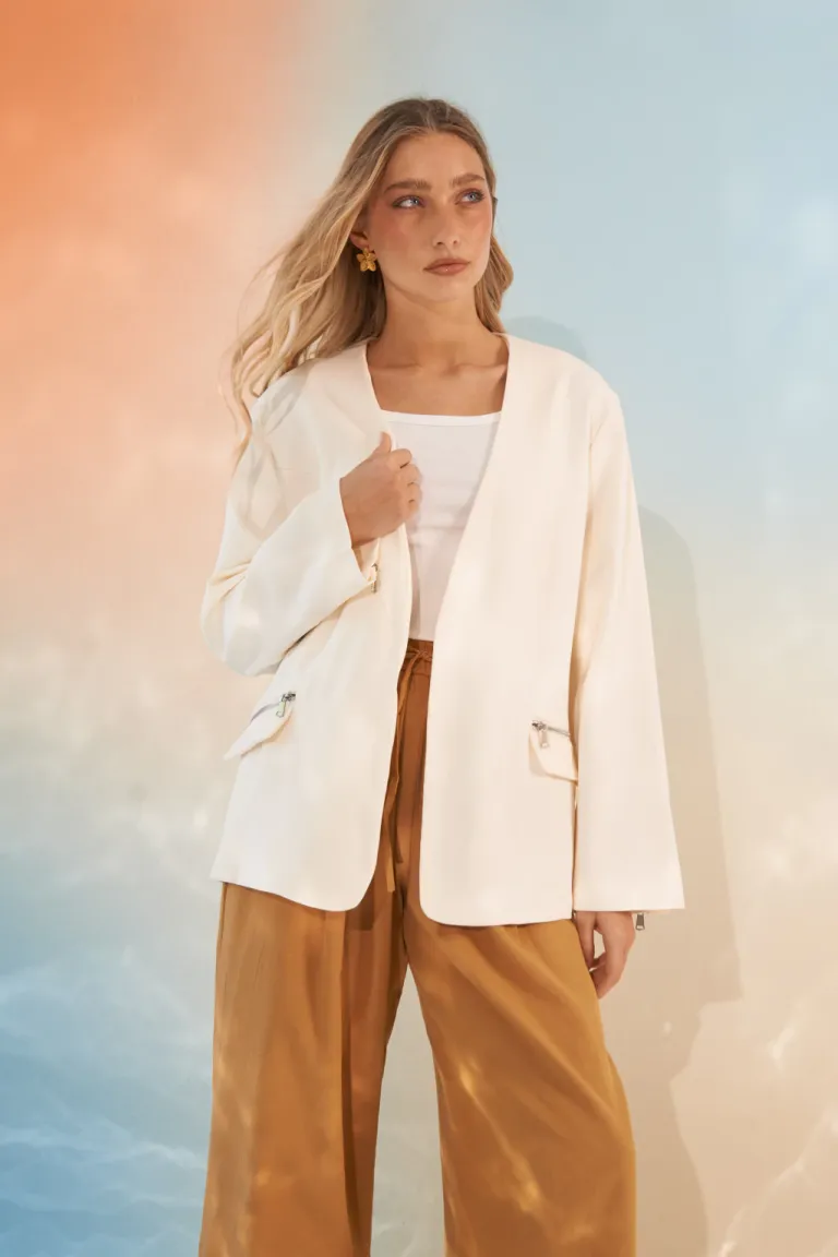 Blazer blanco elegante y versátil para mujer de Apricot en Blazers para argentina