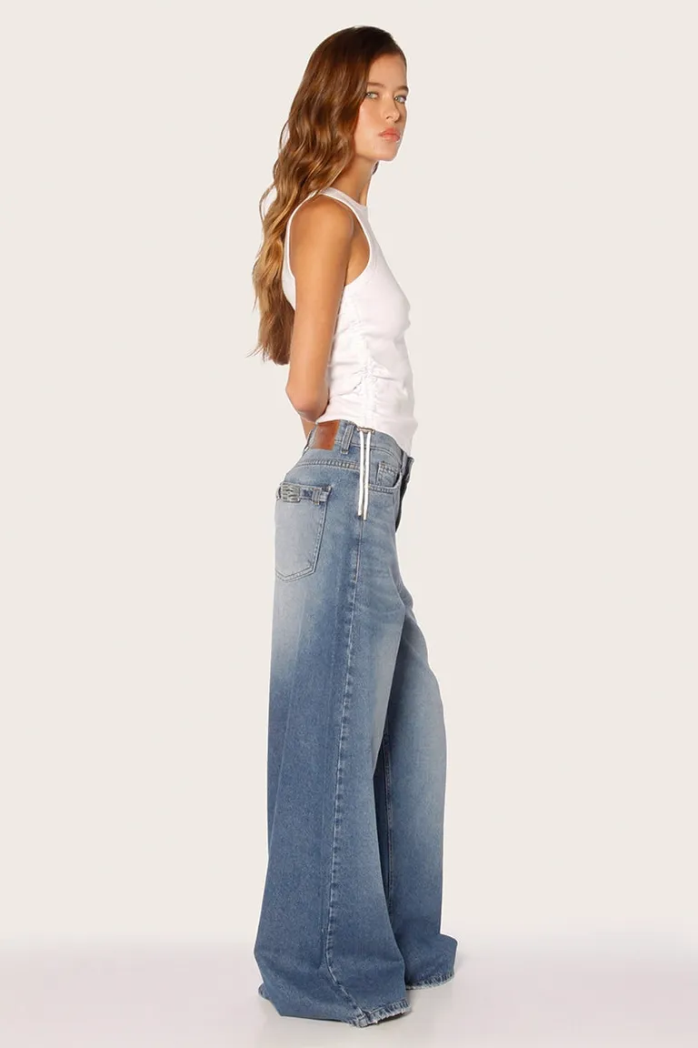 Pantalón de denim ancho de tiro medio y largo modular hasta los talones de Sofia Sarkany en Pantalones para argentina