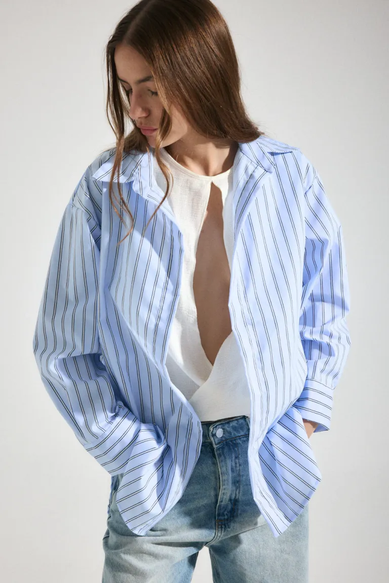 Camisa oversize con diseño de rayas sutiles y corte holgado para look relajado y casual de Audaz en Camisas para argentina
