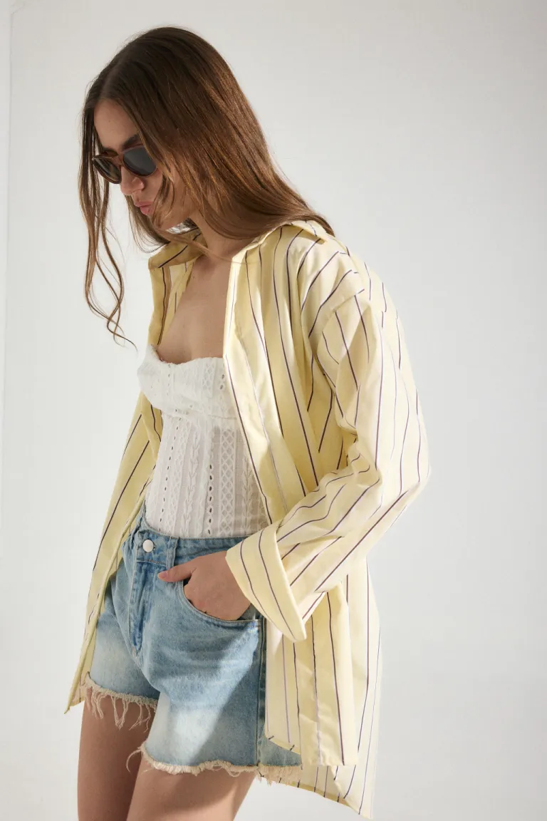 Camisa oversize con diseño de rayas sutiles y corte holgado para look relajado y casual de Audaz en Camisas para argentina