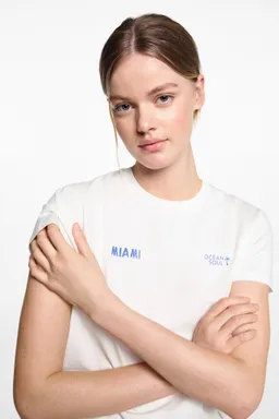 Remera con mensaje palmera de Mango Teen en Remeras para argentina