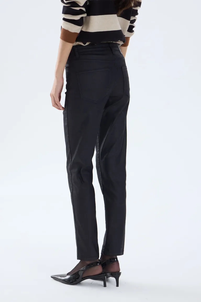 Pantalón de tiro medio con textura engomada y corte entallado para mujer de Portsaid en Pantalones para argentina