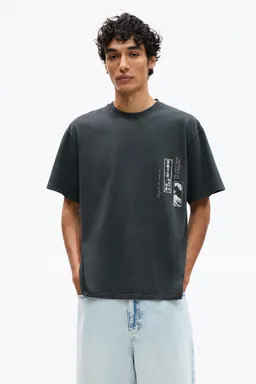 Remera gráfico la gran ola de Pull&Bear en Remeras y Polos para argentina