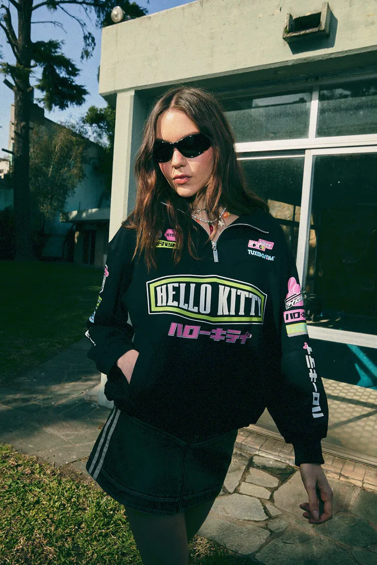 Buzo liviano de frisa con diseño de Hello Kitty para mujer de 47 Street en Buzos y Sweaters para argentina