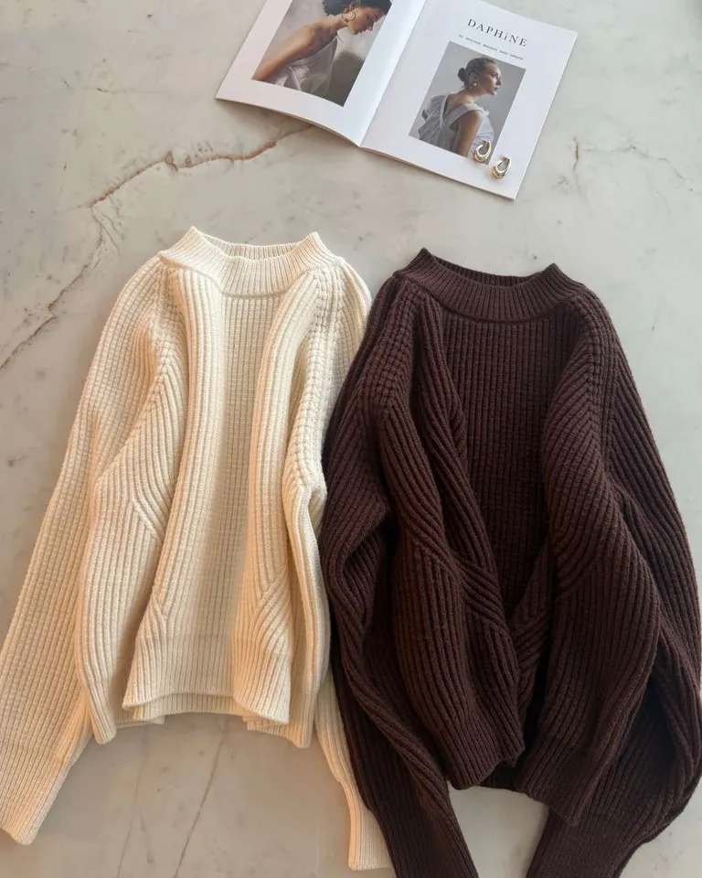 Suéter de lana de diseño de manga ranglan en color marrón de Hesed en Buzos y Sweaters para argentina