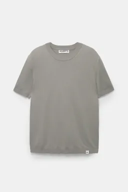 Remera punto manga corta de Pull&Bear en Remeras y Polos para argentina