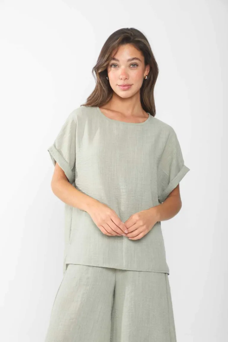 Blusa de lino de cuello redondo para mujer - Elegante y versátil de Belle en Blusas para argentina