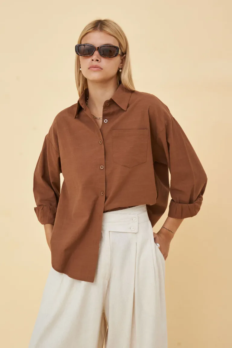 Camisa de Mujer Marrón con Manga Voluminosa y Cierre de Botones de Apricot en Camisas para argentina