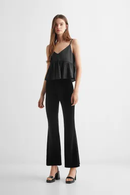 Pantalón recto terciopelo de Mango Teen en Pantalones para argentina
