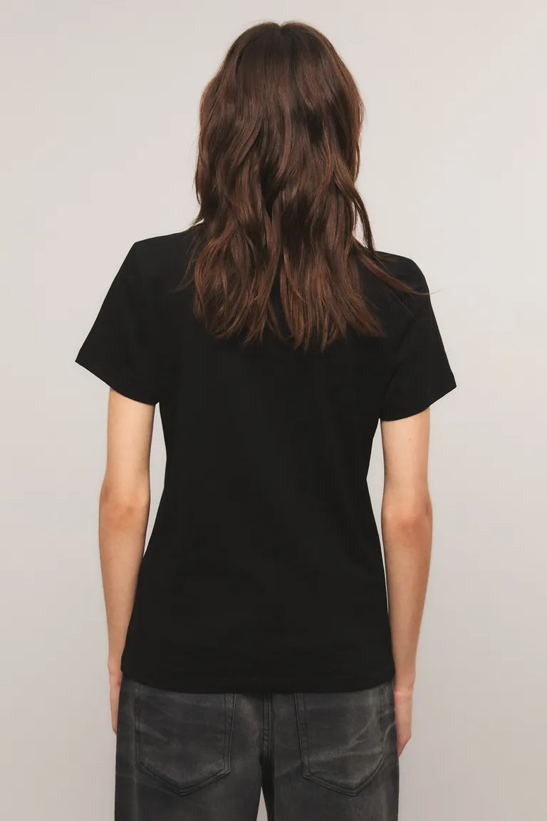 Remera de manga corta con diseño de corona estampada en el frente y cuello redondo de Kosiuko en Remeras para argentina