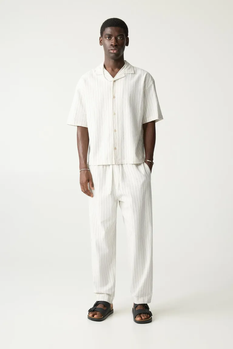 Pantalón jogger rayas lino de Pull&Bear en Pantalones para argentina