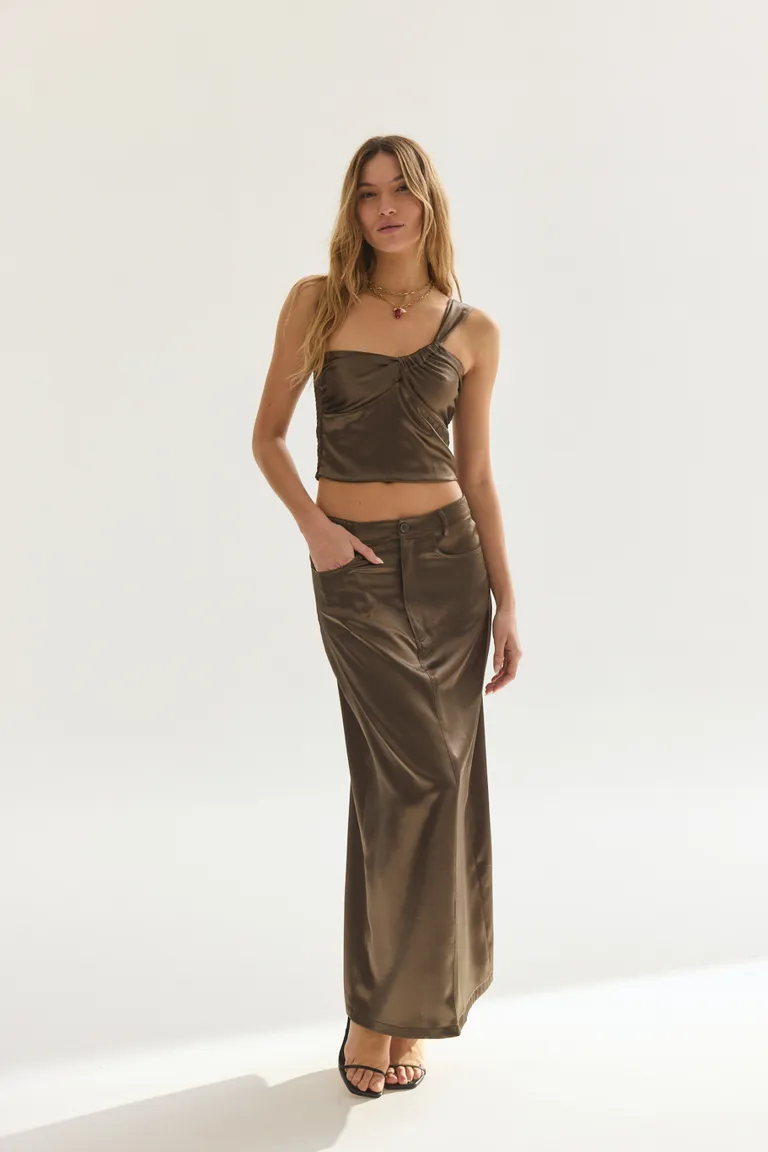 Elegante conjunto de top y falda marrón para mujer, perfecto para eventos y salidas de Akiabara en Faldas para argentina