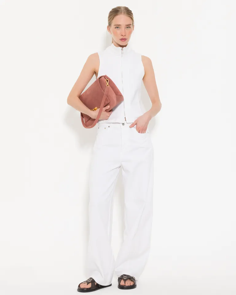 Pantalón slouchy blanco, diseño con cortes y silueta relajada de Jazmin Chebar en Pantalones para argentina