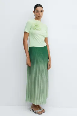 Camiseta detalle maxi flor de Mango en Remeras para argentina