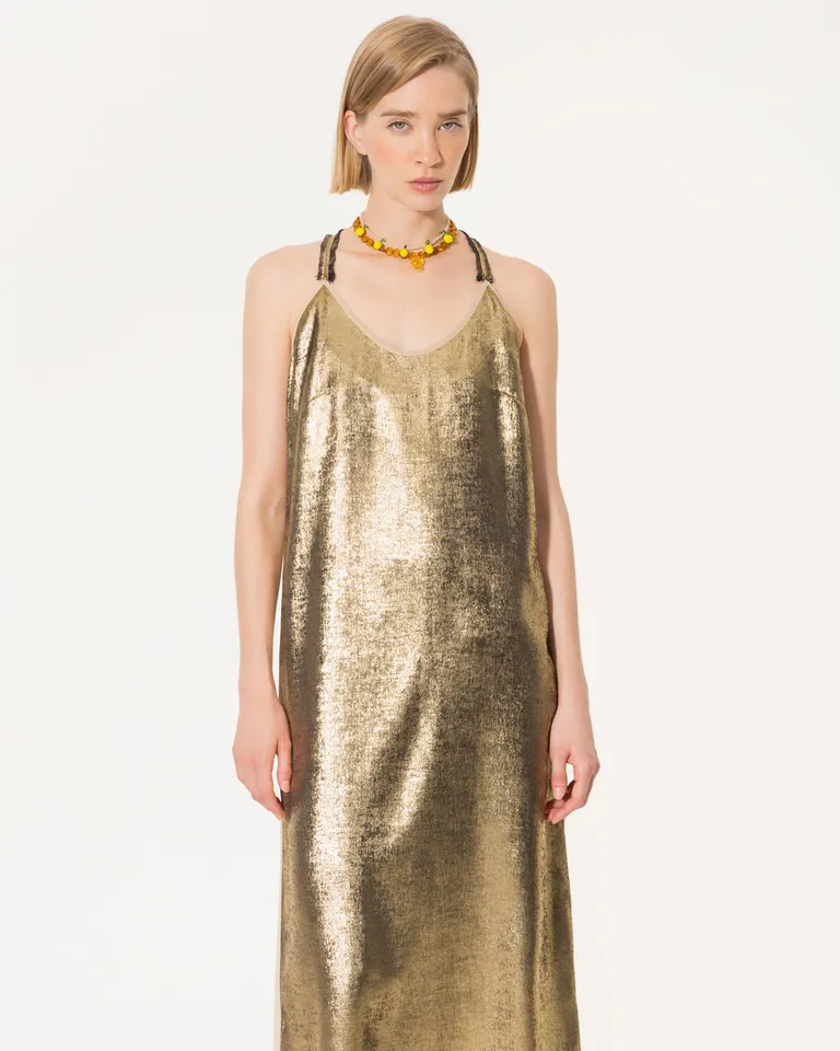 Vestido largo con breteles cruzados en espalda y diseño midi por debajo de rodilla de Jazmin Chebar en Vestidos para argentina